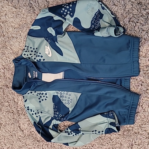 NIKE Track Suit Boys Outfit - Picture 3 of 8